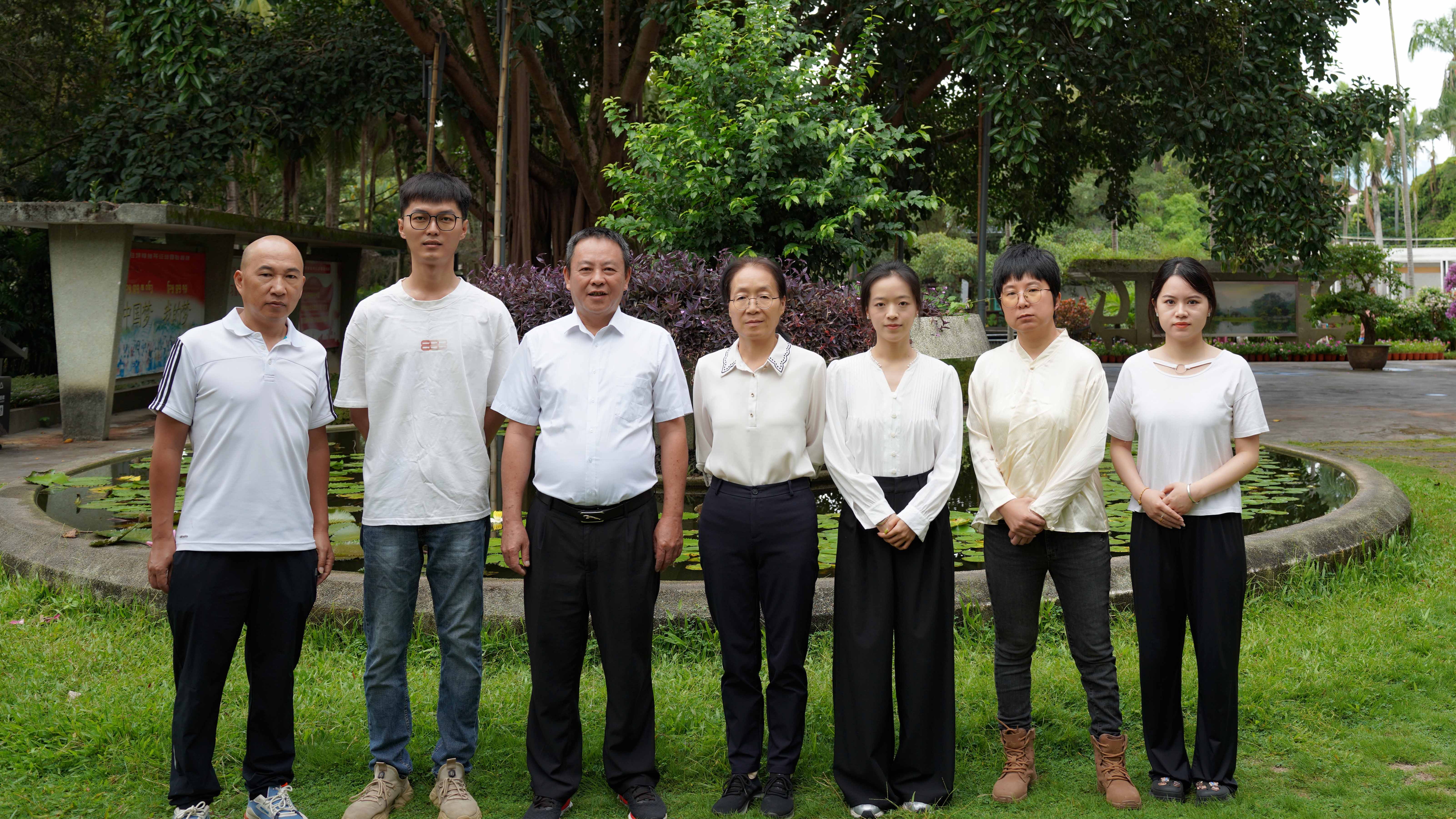 课题组合照（全身）